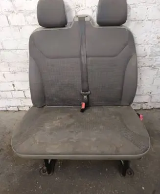 Opel Vivaro Front double seat 