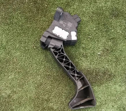 Toyota Auris E180 Accelerator throttle pedal 7811002120