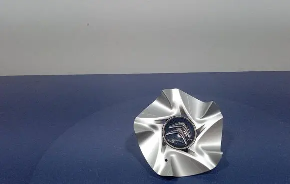 Citroen DS5 R17 wheel hub/cap/trim 9670498577