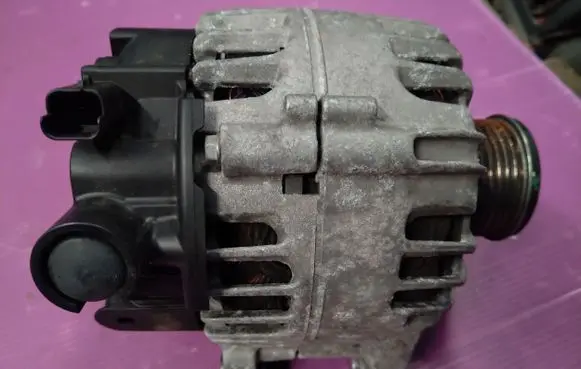 Opel Crossland X Generator/alternator 9826573480