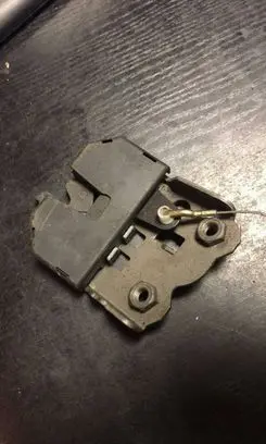 BMW 3 E46 Seat back rest lock catch 8209035
