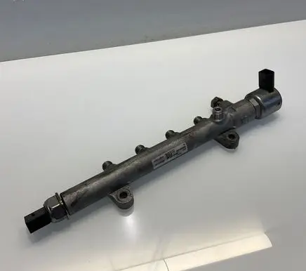 Mercedes-Benz E W212 Fuel main line pipe A6510700495 R9144Z240A 4633856