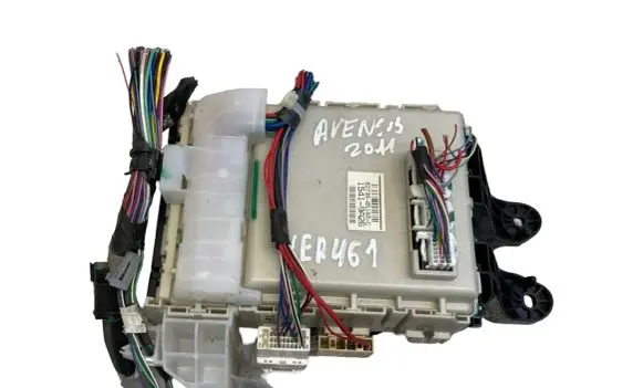 Toyota Avensis T270 Fuse box set 8273005140C 15419A26