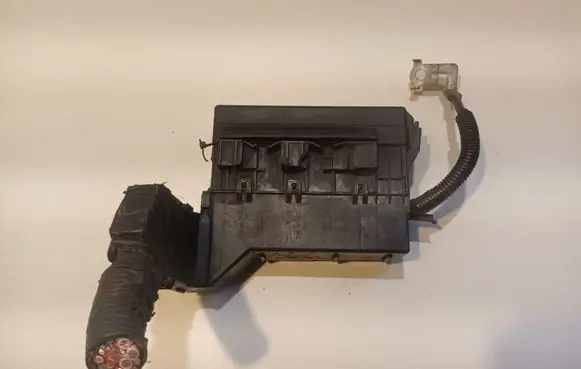 Nissan X-Trail T30 Fuse module 24382AU010