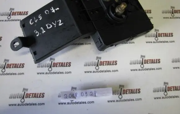 Mercedes-Benz CLS C219 Fuse module A2119820402