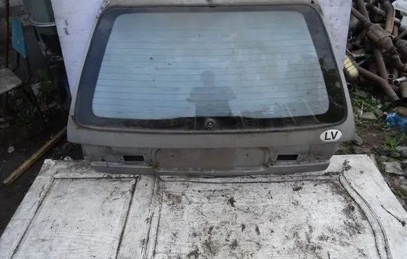 Mitsubishi Sigma Tailgate/trunk/boot lid