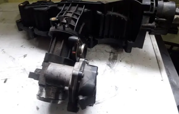 Volkswagen PASSAT B6 Engine shut-off valve 