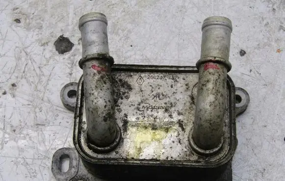 Renault Megane IV Engine oil radiator 1111