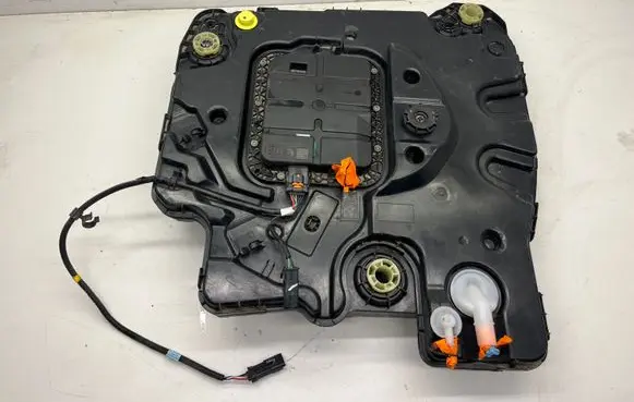 Citroen C4 X AdBlue liquid reservoir P1012340