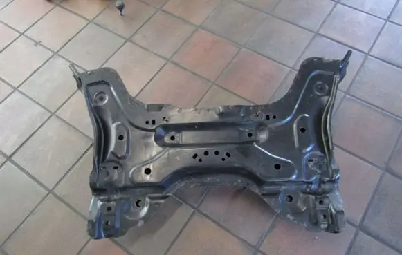 Peugeot 3008 I Front subframe