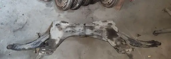 Renault Clio III Front subframe