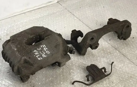 BMW 5 E60 E61 Front brake caliper 6024