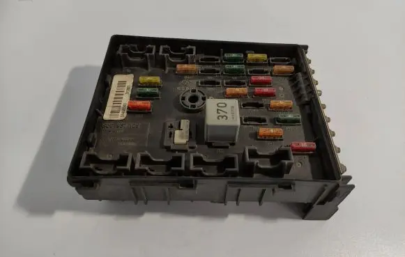 Volkswagen PASSAT B6 Fuse module 3CO937125 20863 24458590