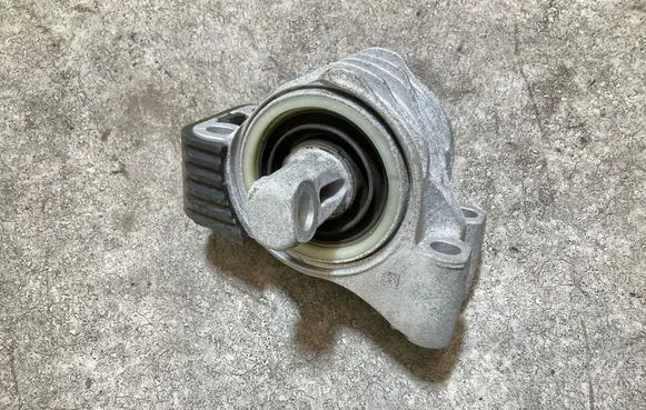 BMW i4 Engine mount bracket 8742123 335230114