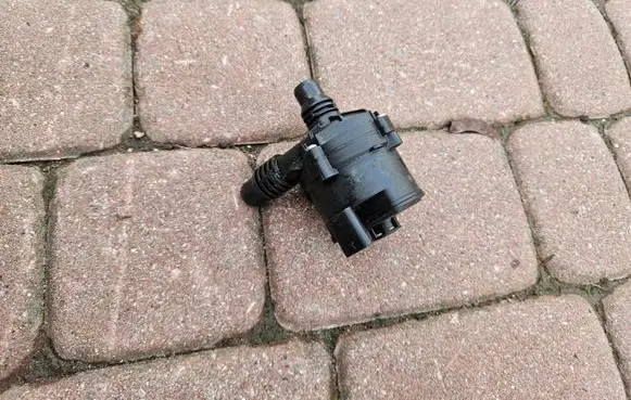 BMW 3 G20 G21 Electric auxiliary coolant/water pump 8651287
