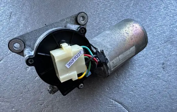 Nissan Patrol 260 Wiper motor 28810G9708
