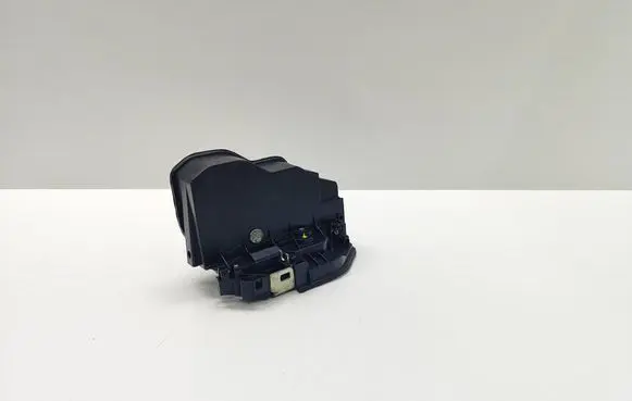 BMW 5 E60 E61 Front door lock 7154619 51217154619
