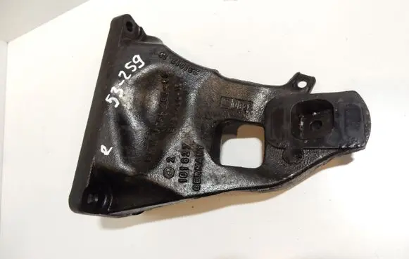 BMW 7 E65 E66 Engine mounting bracket 6769260 53259