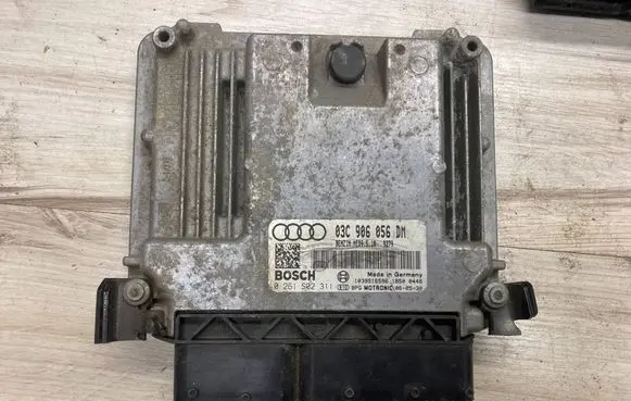 Audi A3 S3 8P Engine control unit/module ECU 03C906056DM 0261S02311 1039S16596