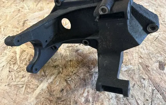 Ford Focus Generator/alternator bracket 1S4Q10239AC