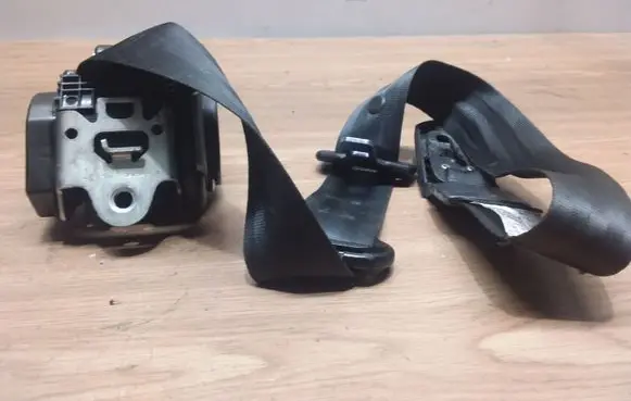 Skoda Superb B6 (3T) Front seatbelt 3T1857701