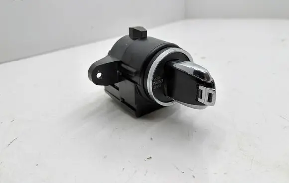 Volkswagen Touareg II Ignition lock 7P6905843B