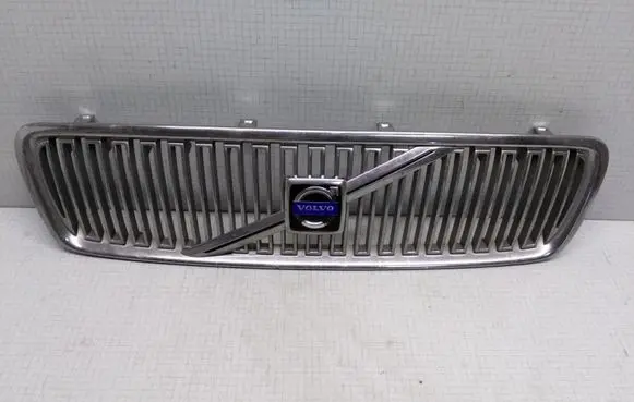 Volvo V70 Front bumper upper radiator grill 9190385 09190386