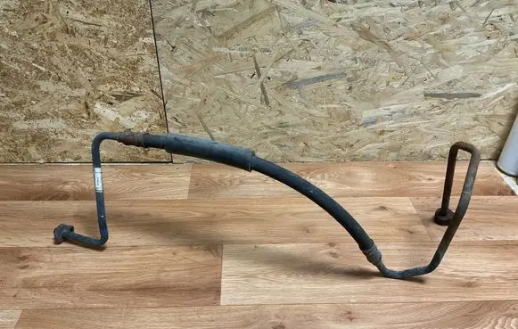 Engine coolant pipe/hose