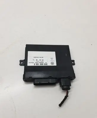 Volkswagen Touareg I Keyless (KESSY) go control unit/module 3D0909135S