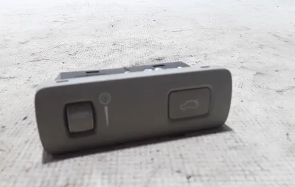 Volvo S90, V90 Tailgate opening switch 31394548