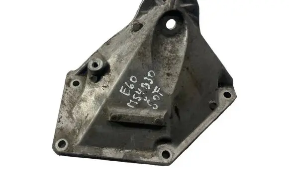BMW 5 E60 E61 Engine mounting bracket 6761111 22116761111