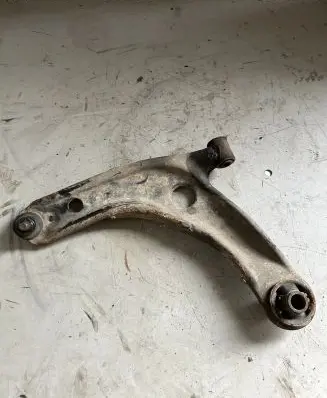 Toyota Yaris Front lower control arm/wishbone