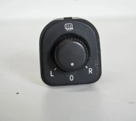 Wing mirror switch