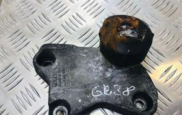 Audi A8 S8 D3 4E Engine mounting bracket 4E0199343A