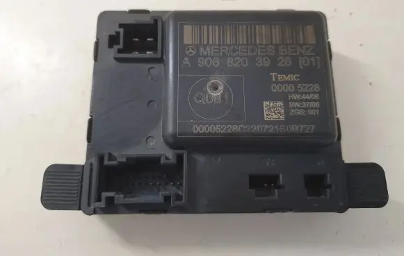 Mercedes-Benz Sprinter W906 Door control unit/module A9068203926