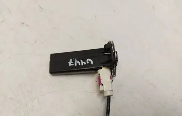 Mercedes-Benz Vito Viano W447 Aerial antenna amplifier A2139052803JLK01