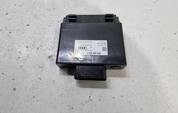 Audi A6 S6 C7 4G Voltage converter/converter module 8K0959663F 8K0959663 120012874