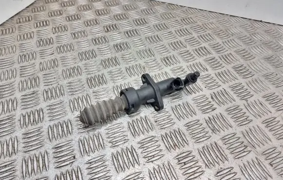 Clutch slave cylinder