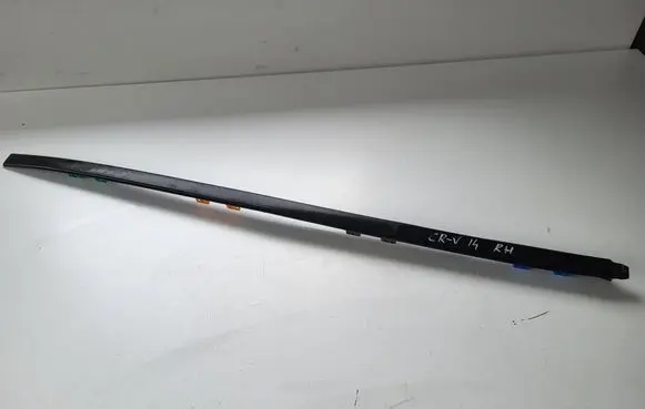 Honda CR-V Windshield trim