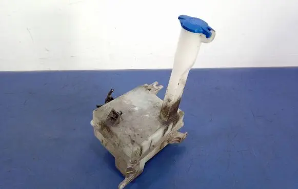 Hyundai Sonata Windshield washer fluid reservoir/tank 98610-3K000