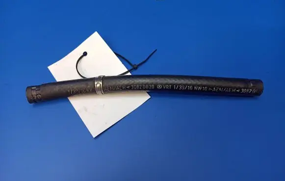 Mercedes-Benz E W212 Engine coolant pipe/hose VRT13910 A2044861881