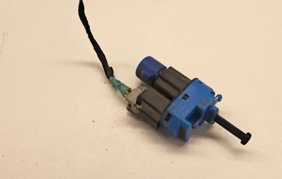 Jaguar S-Type Brake pedal sensor switch XR839F924AA YL849F924A XF1T9F924AE
