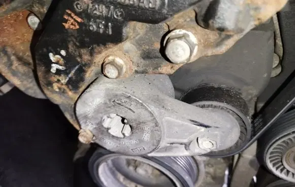 Dodge Caliber Generator/alternator belt tensioner 04891659aa 400390