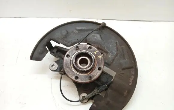 Citroen DS5 Front wheel hub spindle knuckle