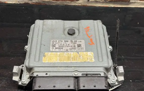 Mercedes-Benz C W205 Engine control unit/module A2749001600 0261S09815