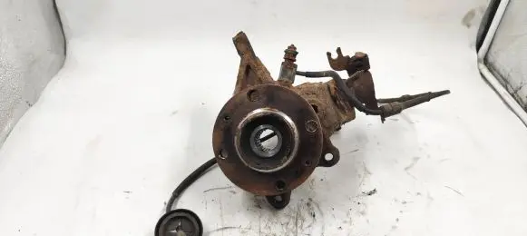 Citroen Xsara Picasso Front wheel hub