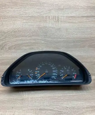 Mercedes-Benz CLK A208 C208 Speedometer (instrument cluster) A2085401911 110008901