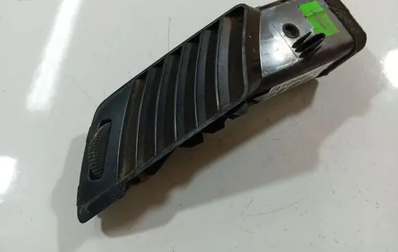 Mercedes-Benz Sprinter W906 Dash center air vent grill A9068200254