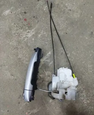 Subaru Forester SH Front door lock