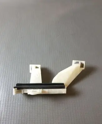 Opel Mokka B Front door windshield rail 9820820780